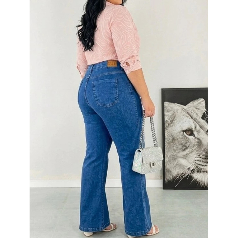 Calça Jeans Flare Plus Size - Efeito Levanta Bumbum