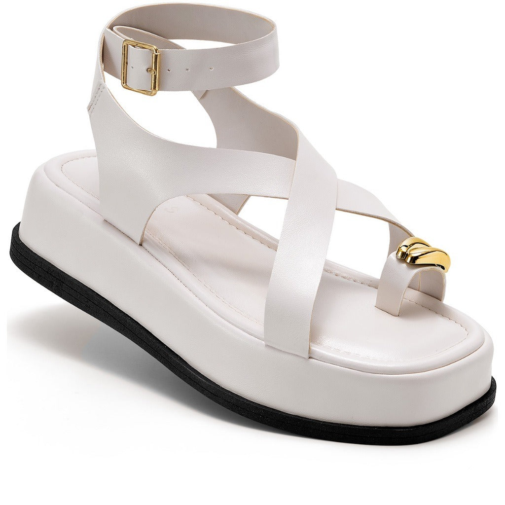 Sandália Flatform em Tiras